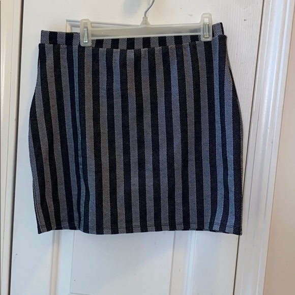 Forever 21 Dresses & Skirts - 💙Forever 21 Strip Skirt